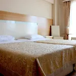 Ξενοδοχείο Miramar 3*